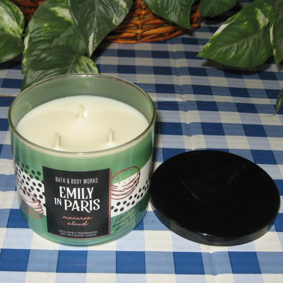 BBW Emily In Paris Macaron Cloud 3 Wick Candle 3 Wick Candle Limited Edition NIB - Picture 4 of 8